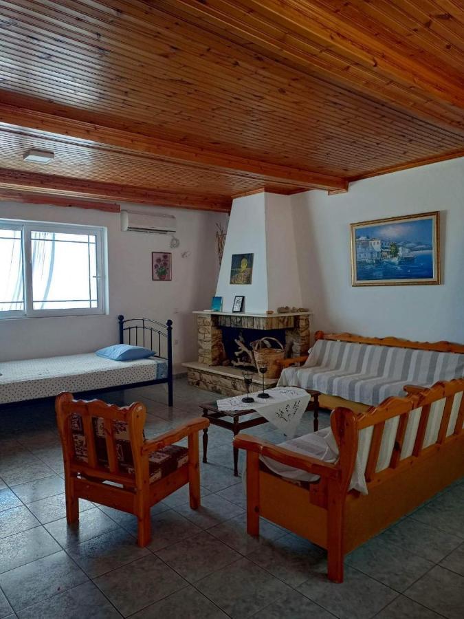 Giota & Antonia Apartments Корони Экстерьер фото